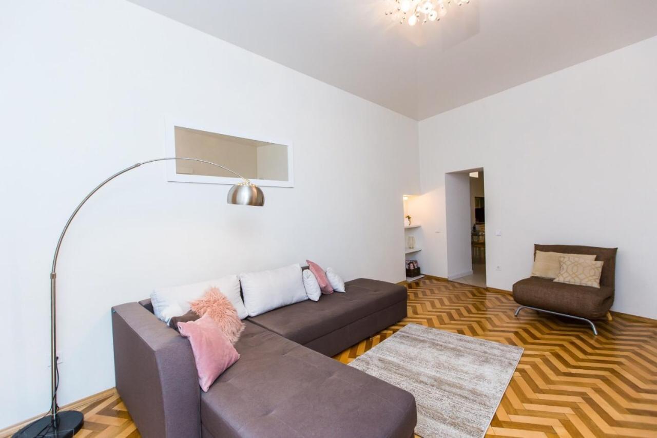 Miamo Apart Гнатюка 18 Lviv Kültér fotó